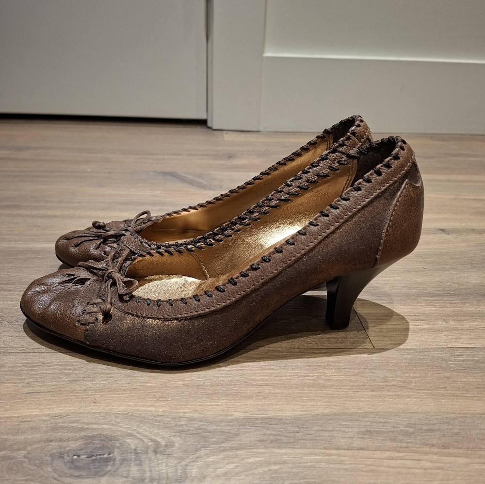 Women's Brown Handmade Italian Leather Heels with Bow Detail (Size EU 38/US 7.5)